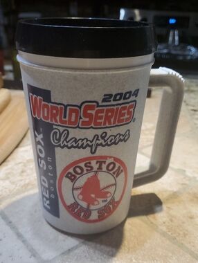 2004 BOSTON RED SOX World Champions Insulated Travel Mug With Lid *New* 22 Oz.